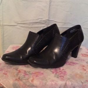 Bass & co black heeled booties